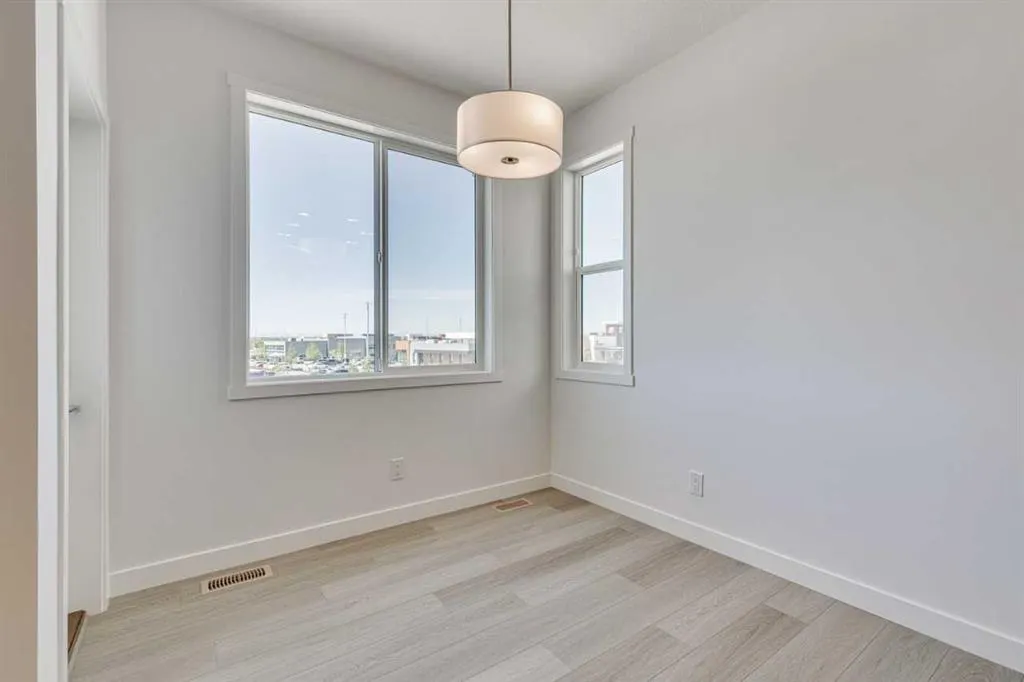 65 Belvedere Pointe SE, #406