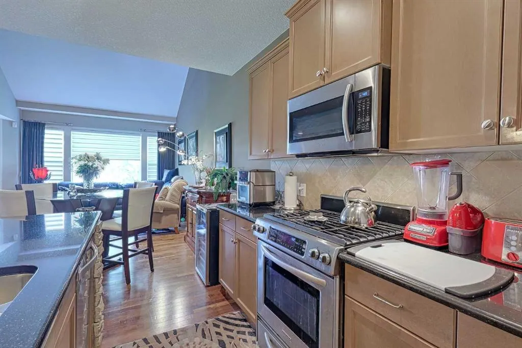 223 Sunset Square