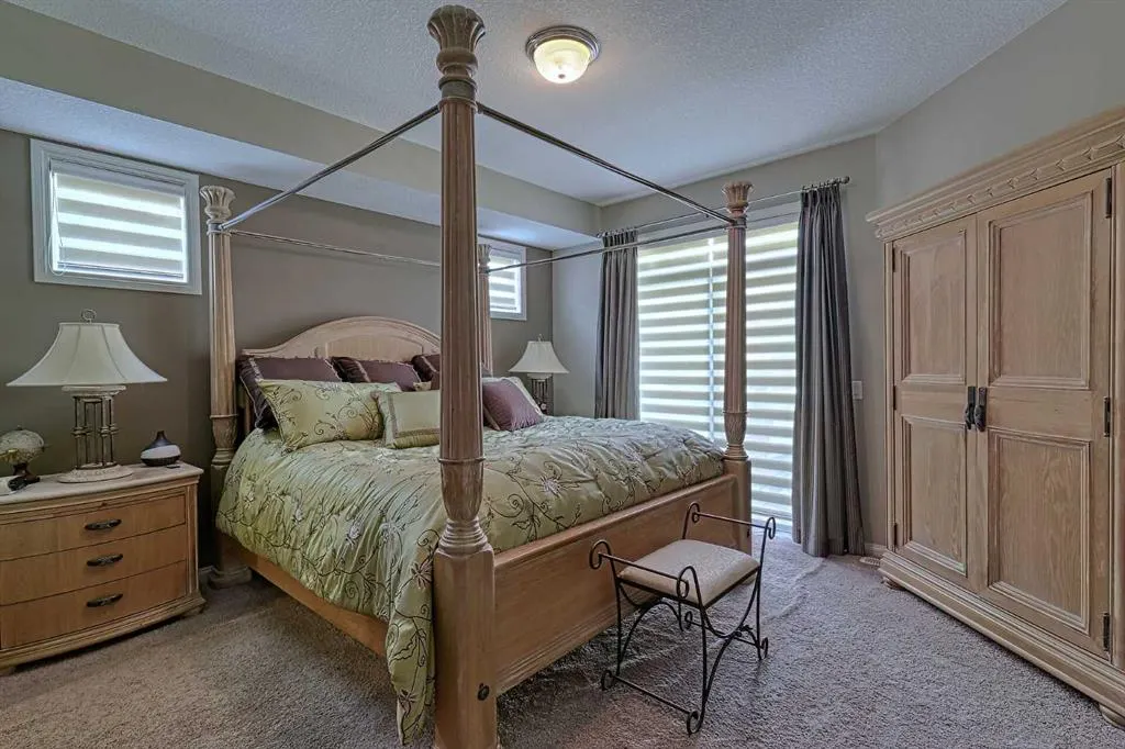 223 Sunset Square