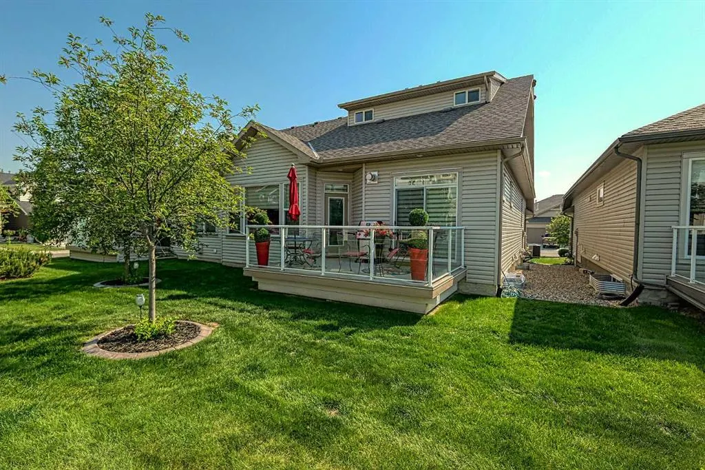 223 Sunset Square