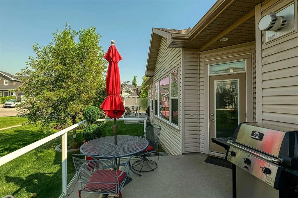 223 Sunset Square