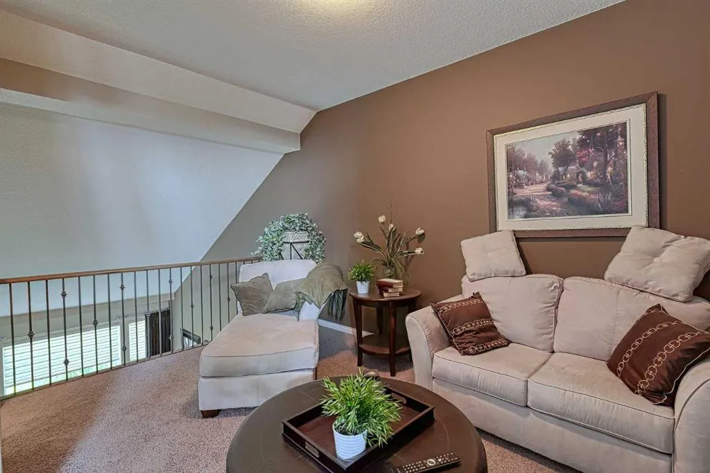 223 Sunset Square
