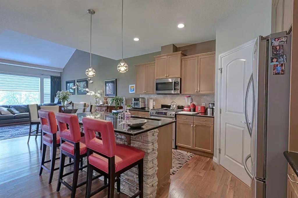 223 Sunset Square