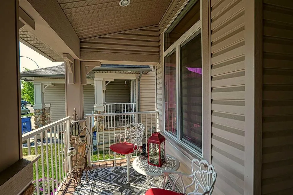 223 Sunset Square