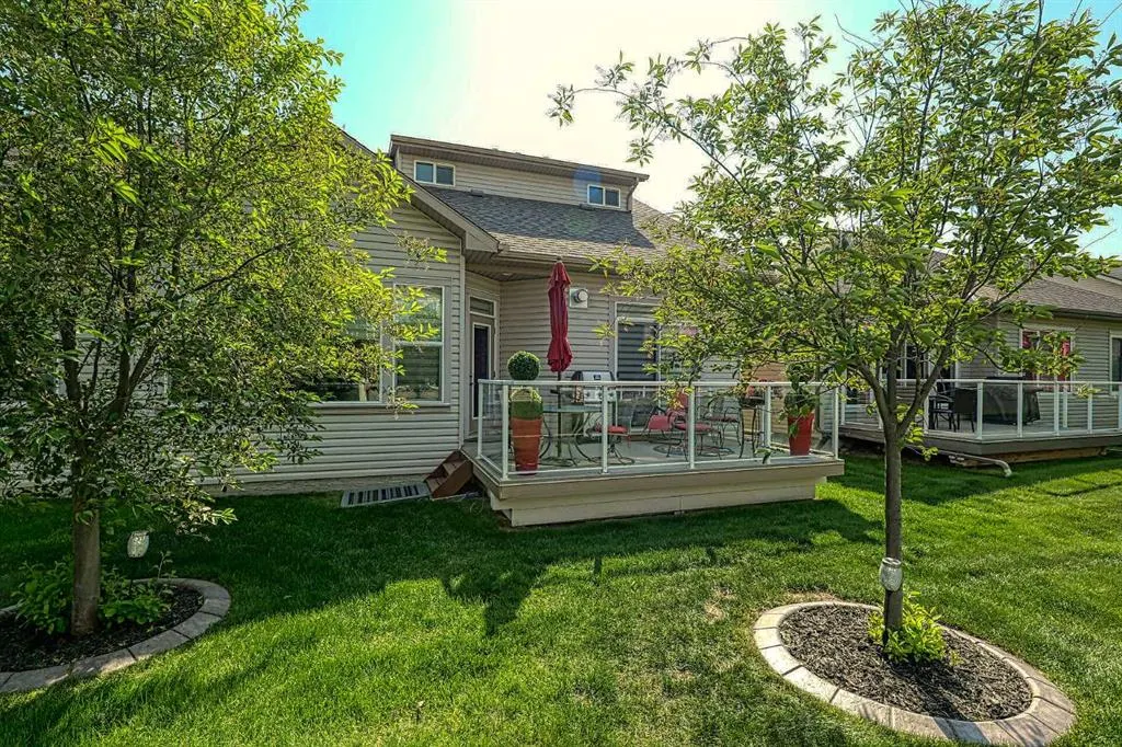 223 Sunset Square