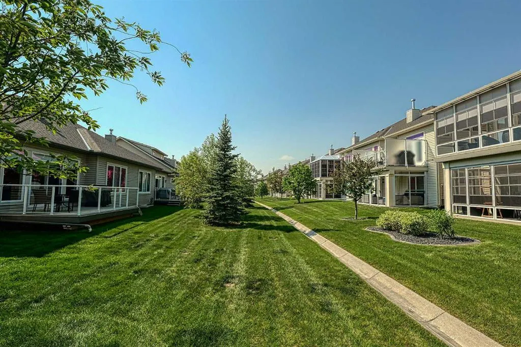 223 Sunset Square