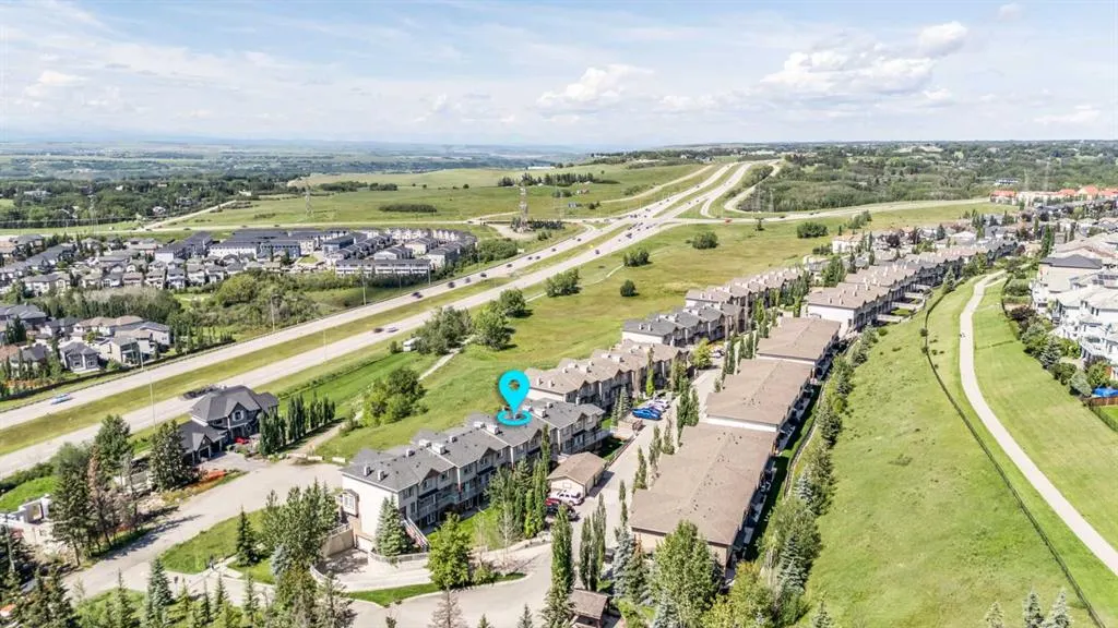 181 Rockyledge View NW, #16
