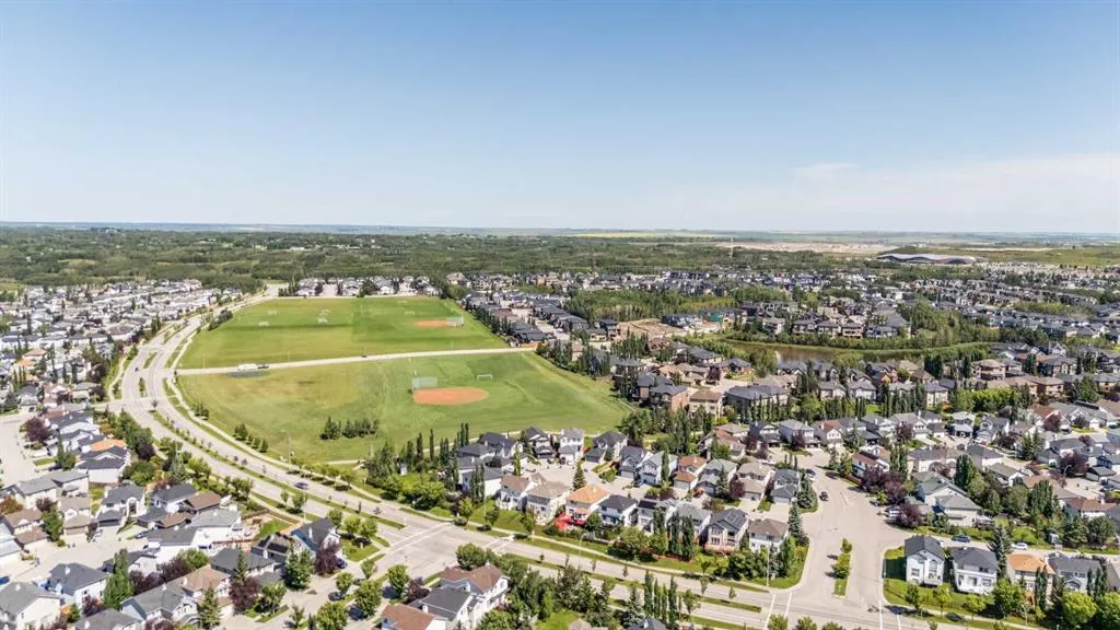 181 Rockyledge View NW, #16