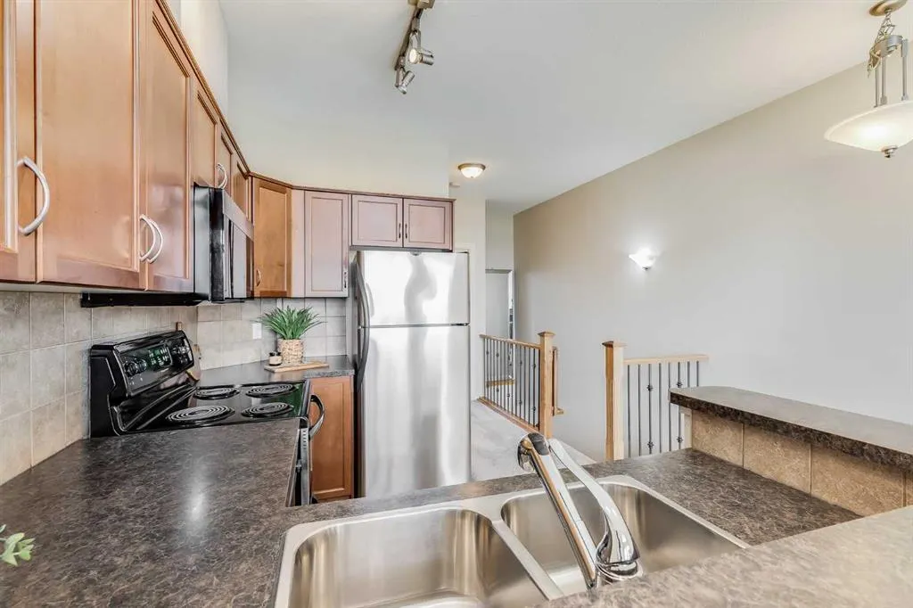 181 Rockyledge View NW, #16