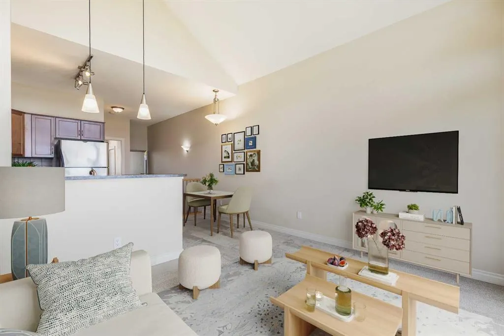181 Rockyledge View NW, #16