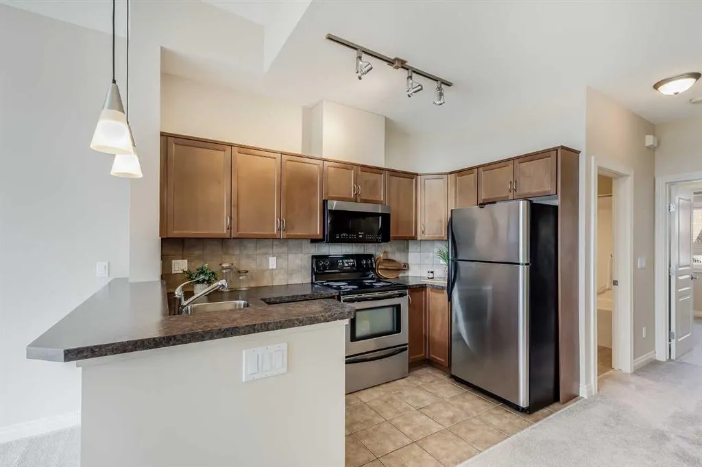 181 Rockyledge View NW, #16