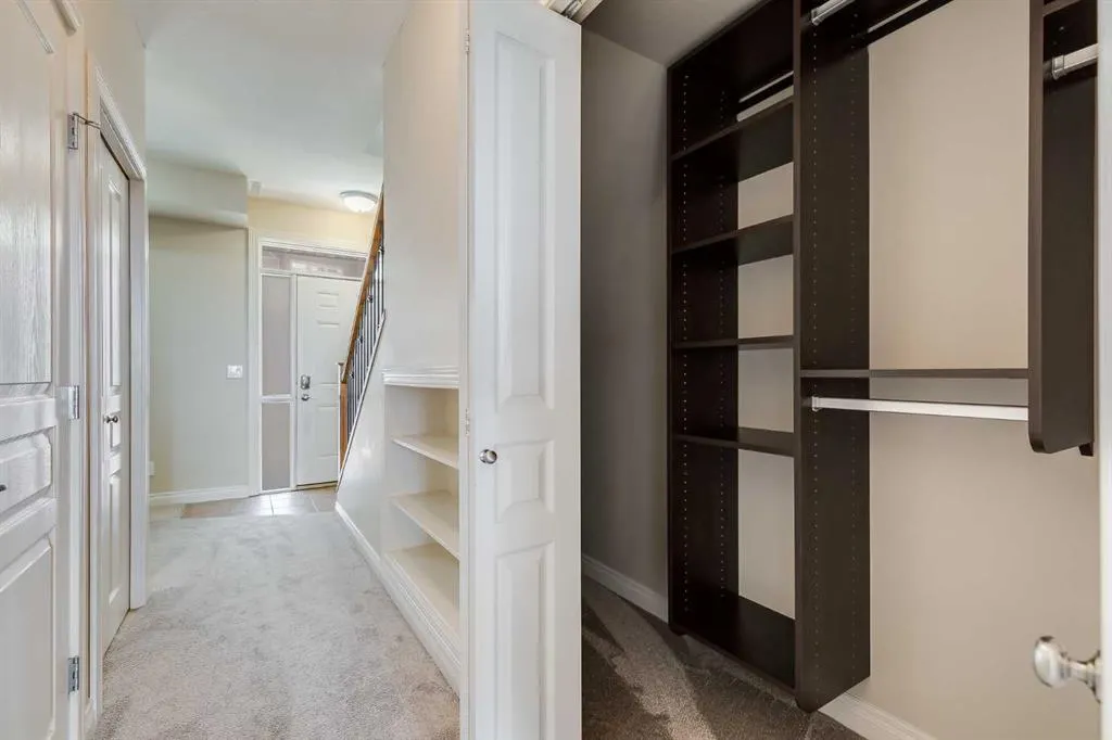181 Rockyledge View NW, #16