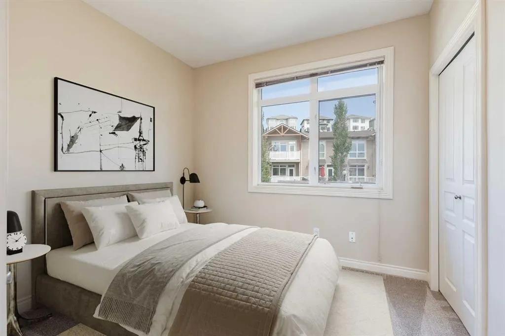 181 Rockyledge View NW, #16