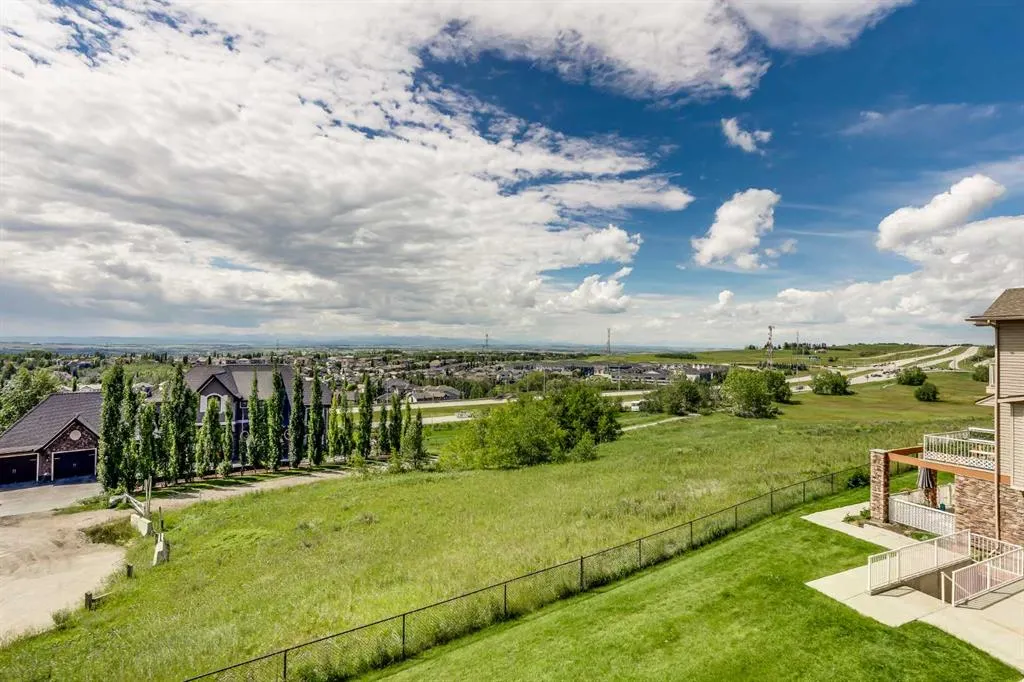 181 Rockyledge View NW, #16