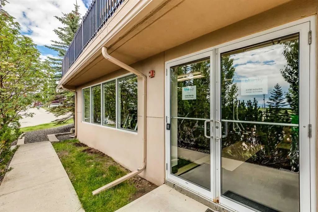 181 Rockyledge View NW, #16