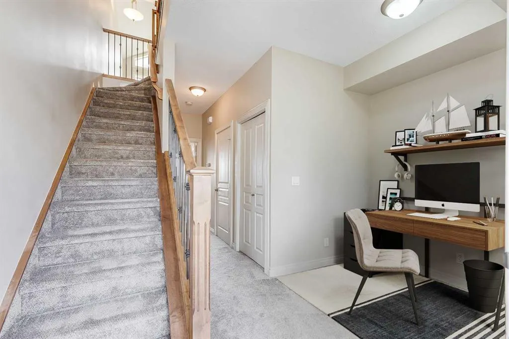 181 Rockyledge View NW, #16