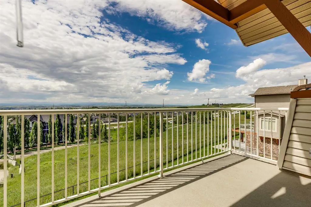 181 Rockyledge View NW, #16