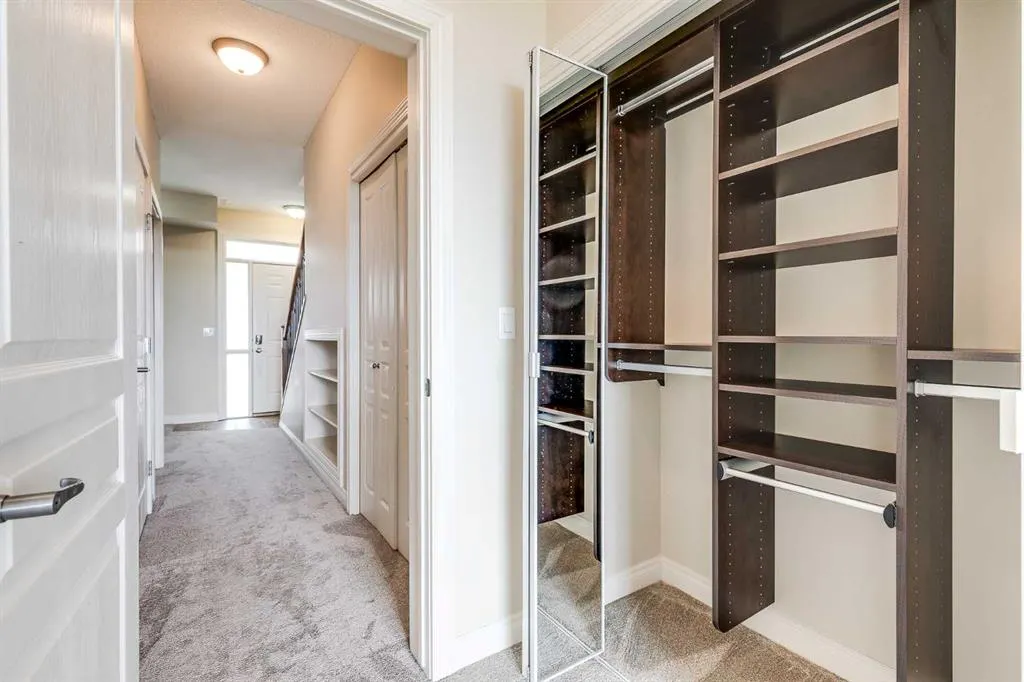 181 Rockyledge View NW, #16