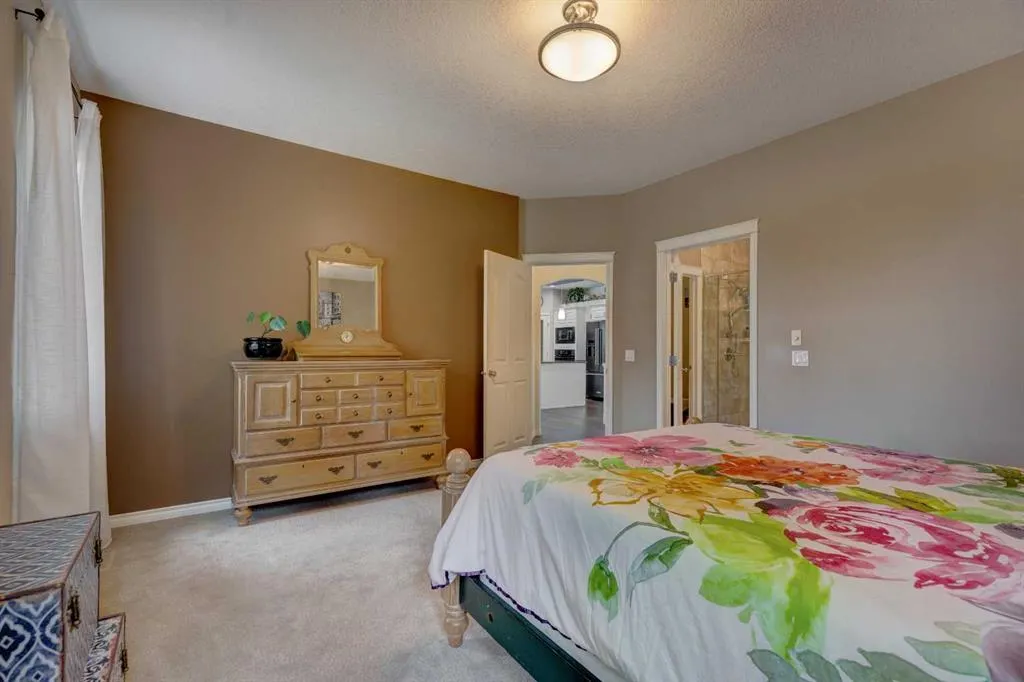 2 Cranridge Heights SE