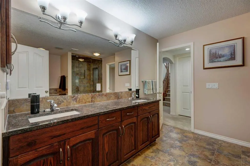 2 Cranridge Heights SE
