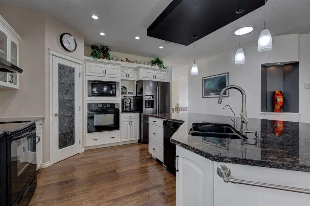 2 Cranridge Heights SE