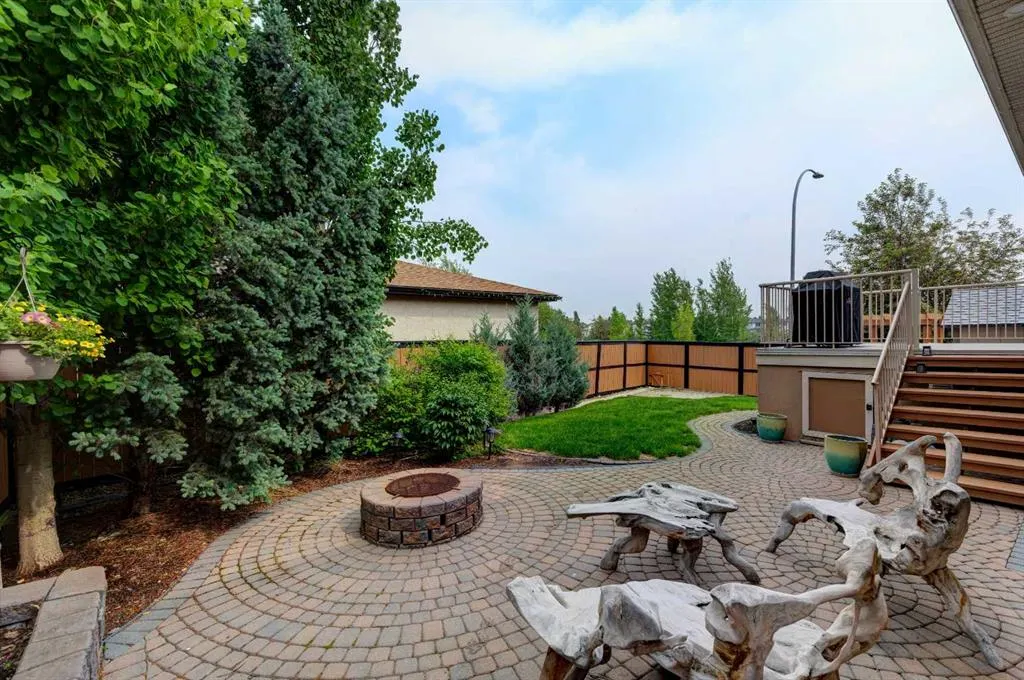 2 Cranridge Heights SE
