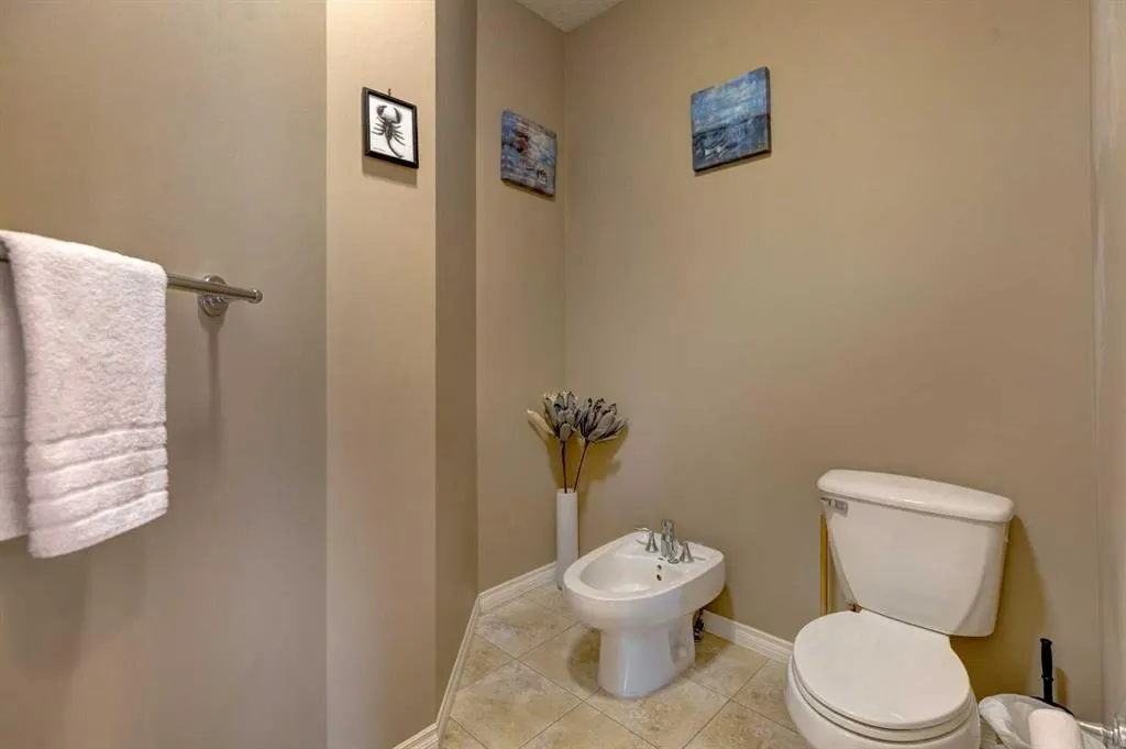 2 Cranridge Heights SE