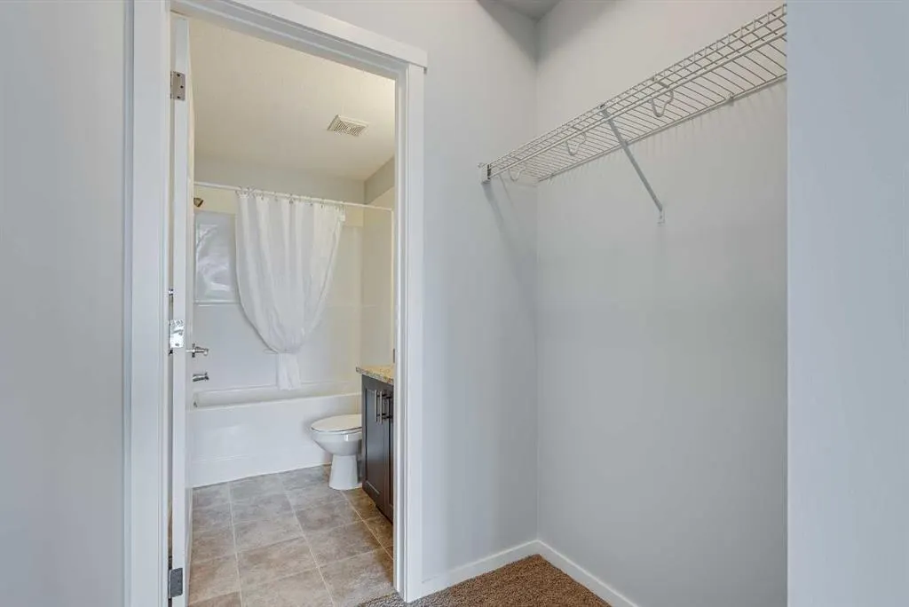 99 Copperstone Park SE, #1405