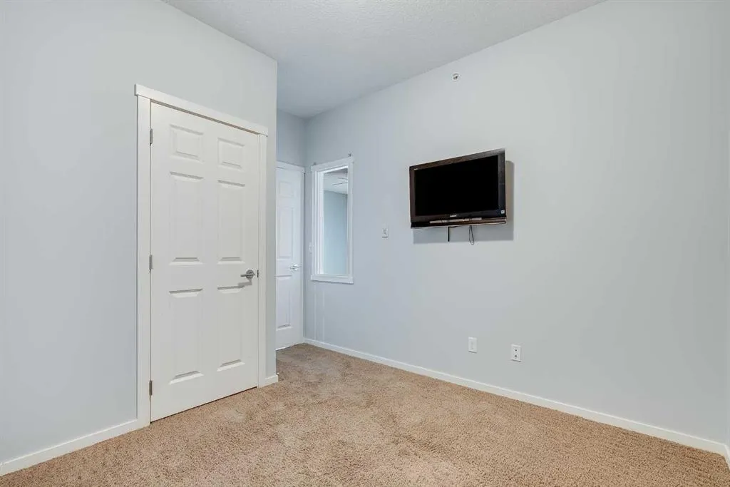 99 Copperstone Park SE, #1405