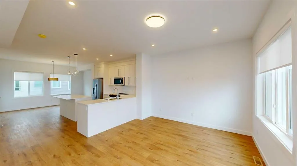 280 Chelsea Road, #302