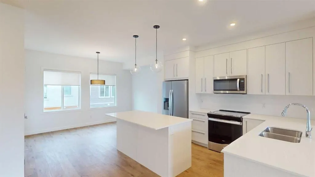 280 Chelsea Road, #302