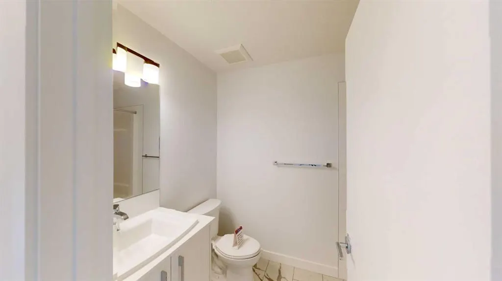 280 Chelsea Road, #302