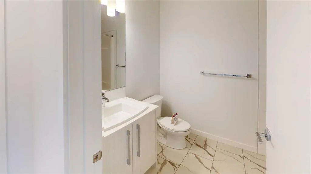 280 Chelsea Road, #302