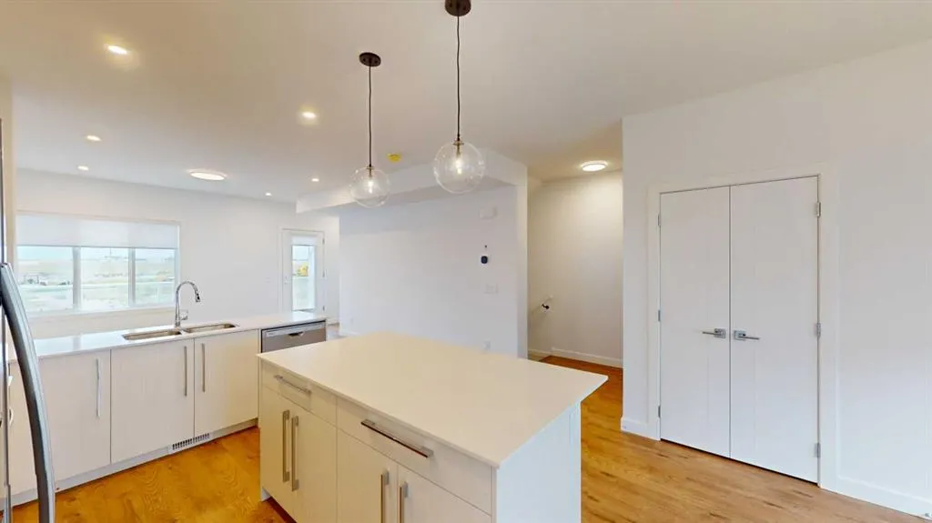 280 Chelsea Road, #302