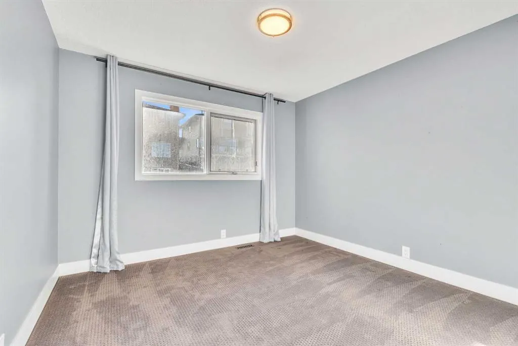 129 Edgebrook Gardens NW