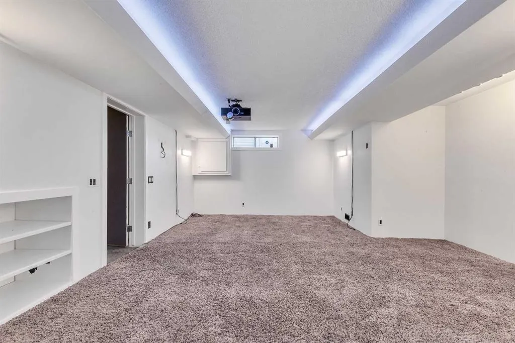129 Edgebrook Gardens NW
