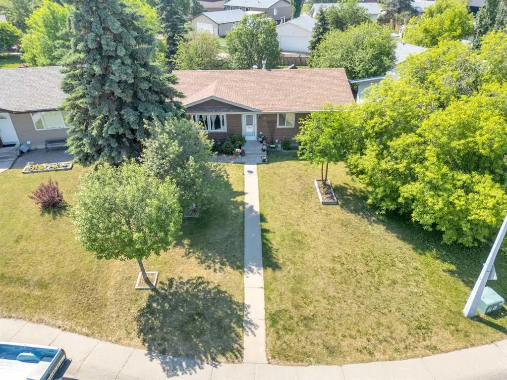 10 45 Street Crescent