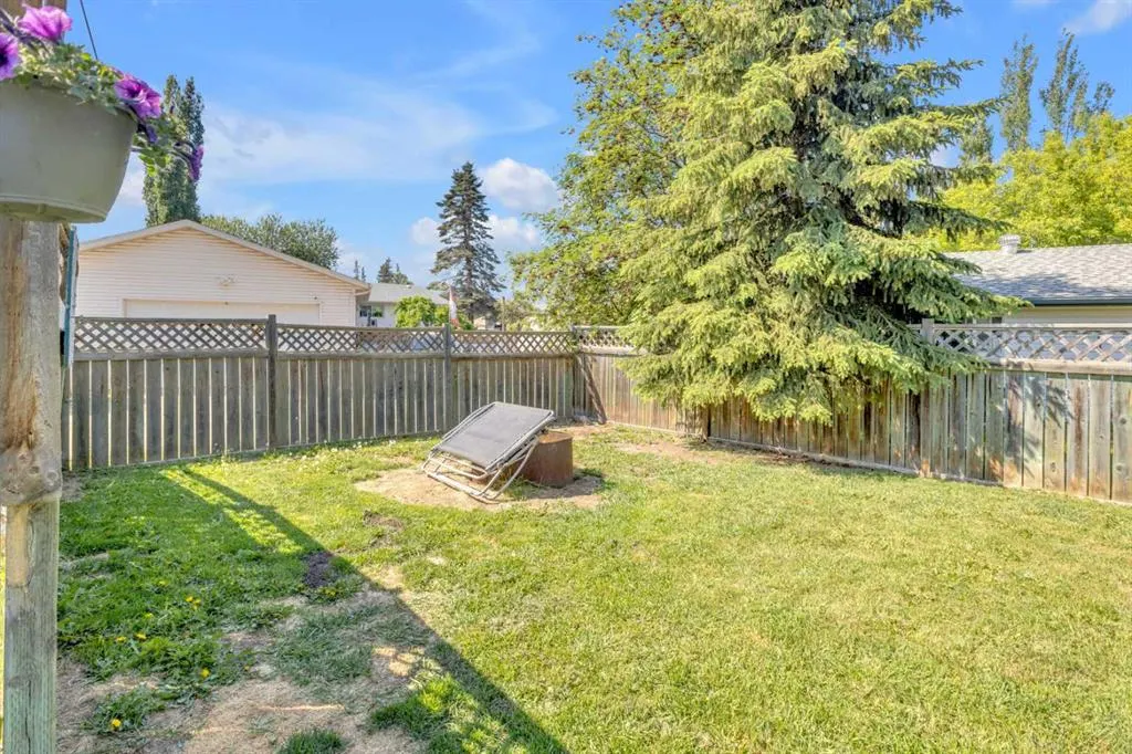 10 45 Street Crescent