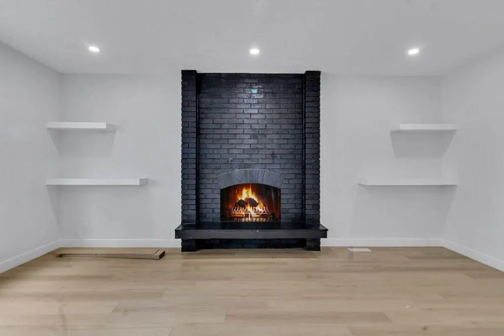 231 Penmeadows Close SE