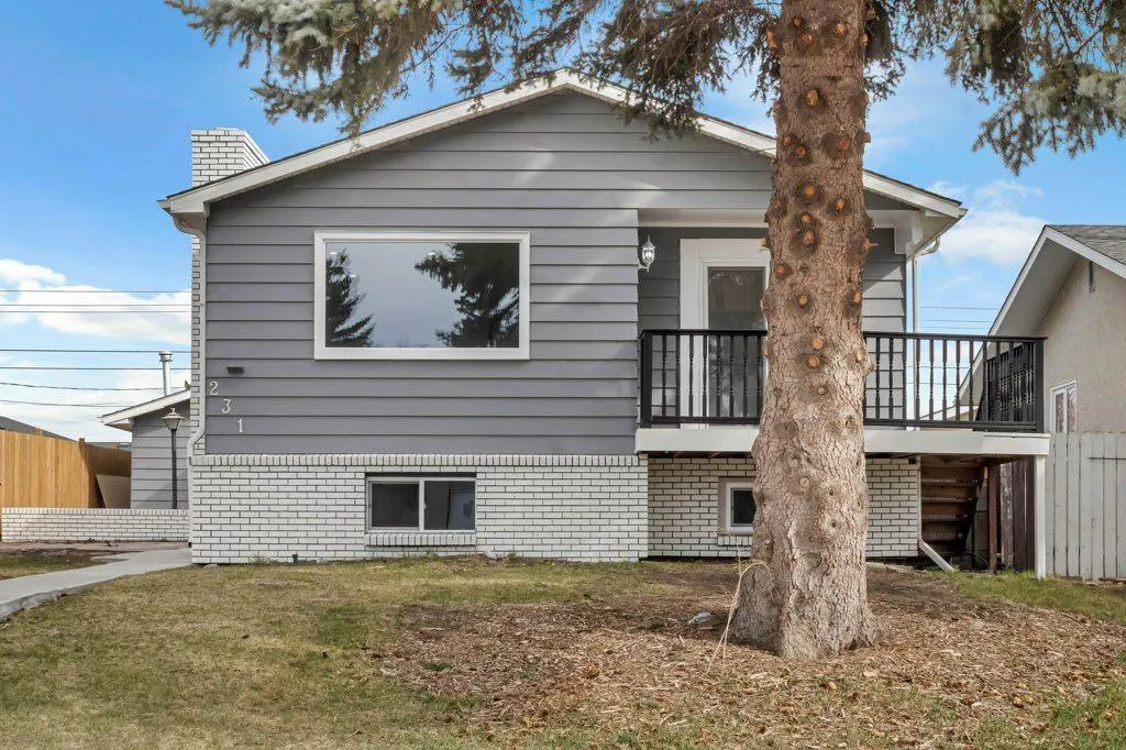 231 Penmeadows Close SE