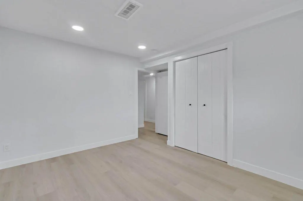 231 Penmeadows Close SE