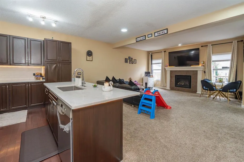 163 Skyview Springs Manor NE