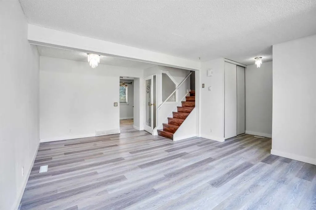 171 erin ridge Road SE