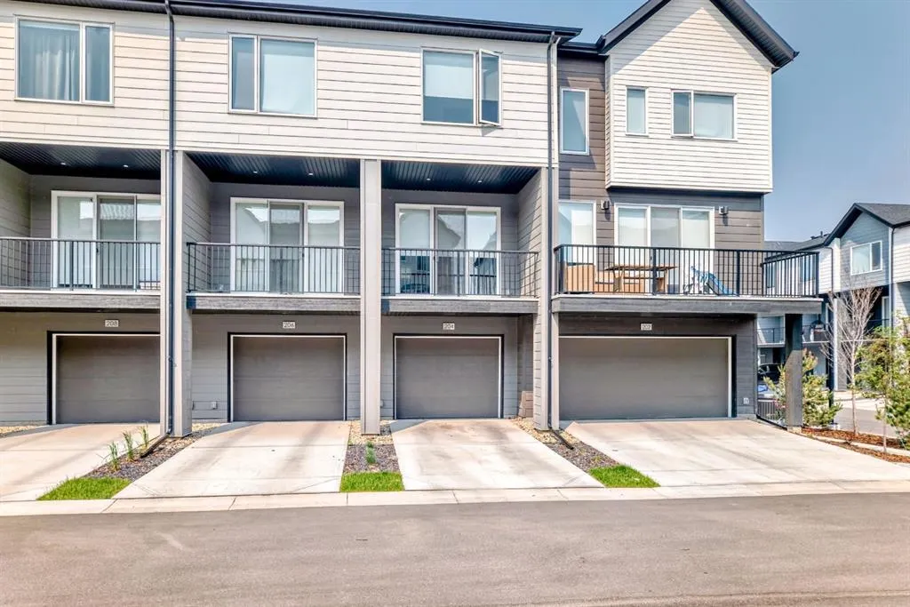 204 Skyview Ranch Circle NE