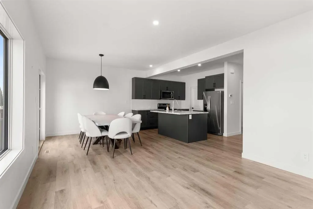 66 Henderson Crescent