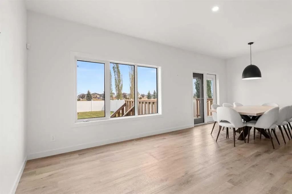 66 Henderson Crescent