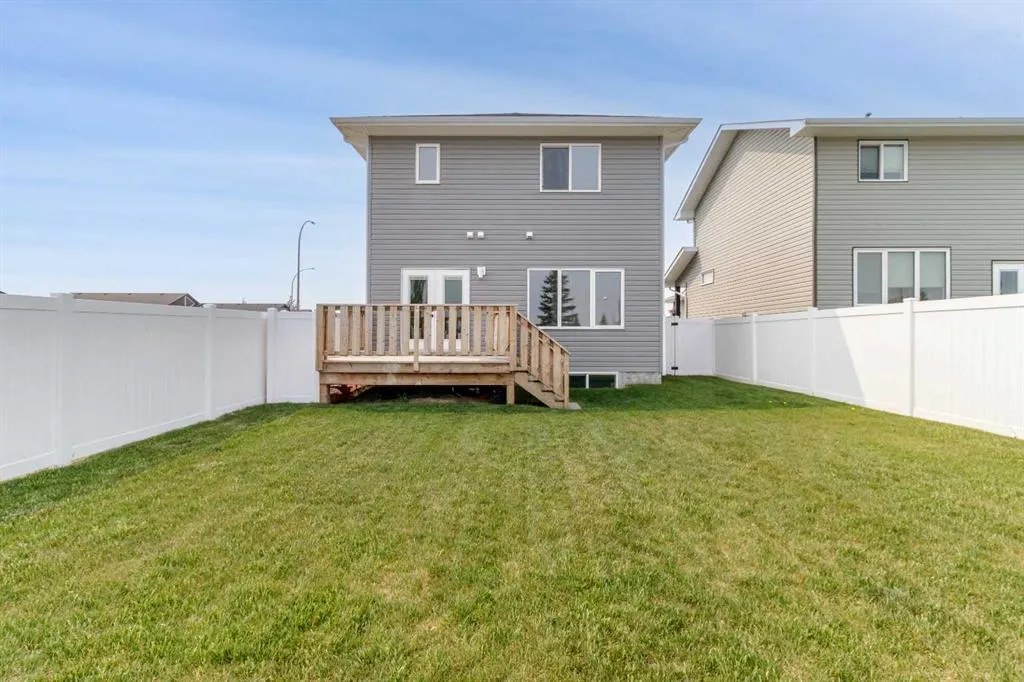 66 Henderson Crescent