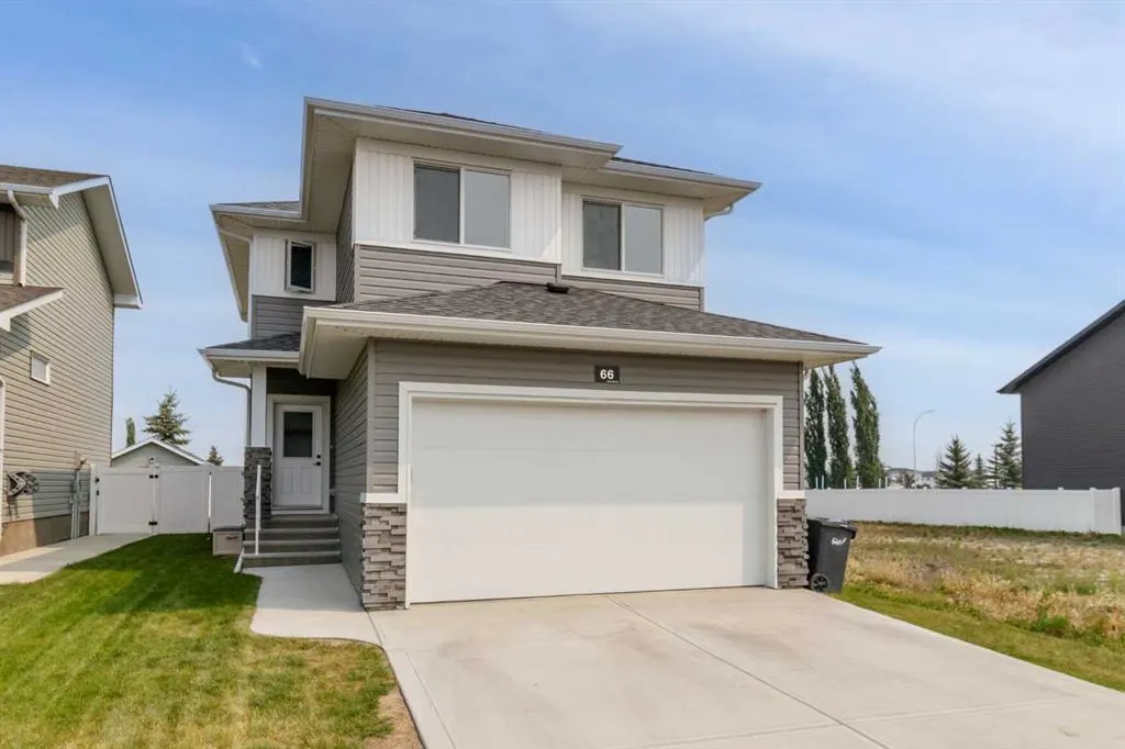 66 Henderson Crescent