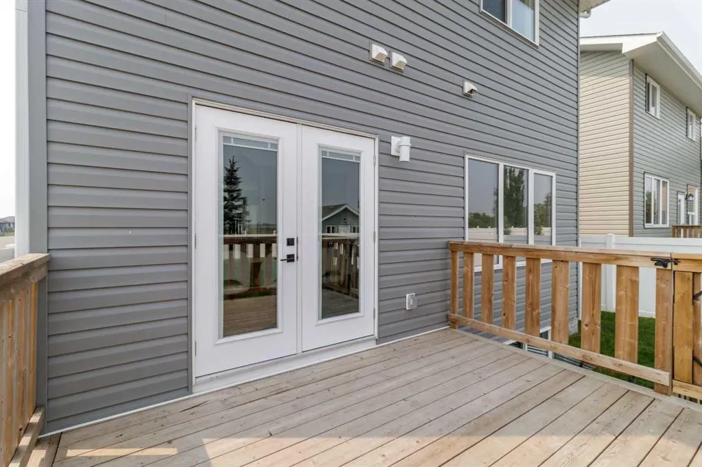 66 Henderson Crescent