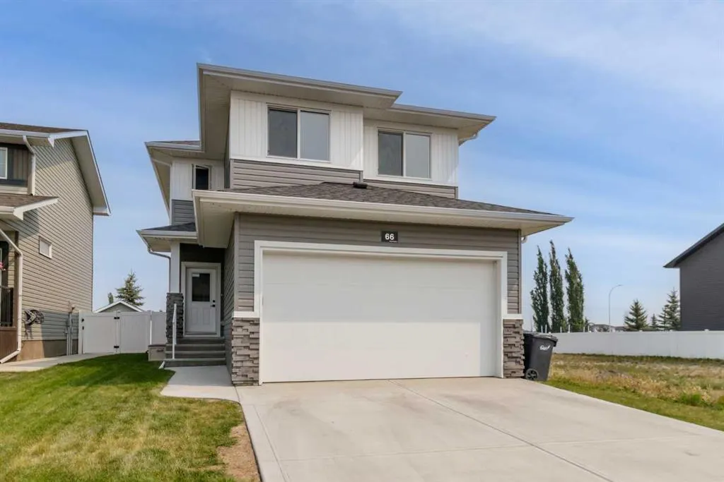 66 Henderson Crescent